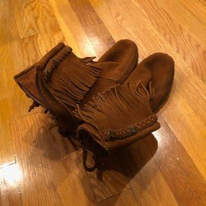 NEVER WORN Minnetonka Women's Moccasins